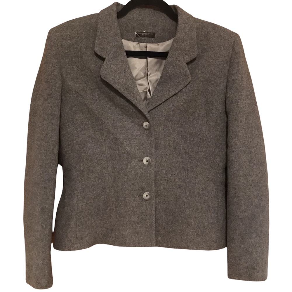 Bowdon Women’s Wool Blazer, made in USA, Color: Heather Gray, size 8, business